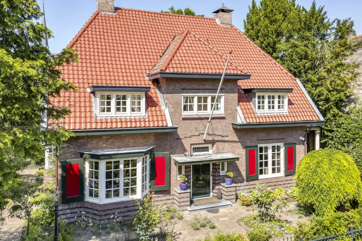 Vrijstaande woning te koop: Julianastraat 10, Velp