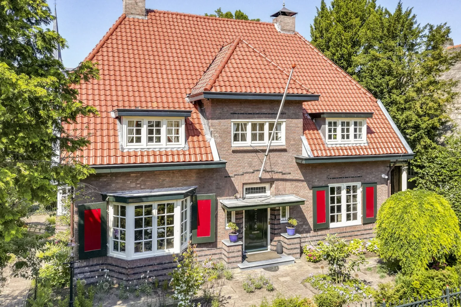 Vrijstaande woning te koop: Julianastraat 10, Velp