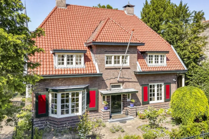 Vrijstaande woning te koop: Julianastraat 10, Velp